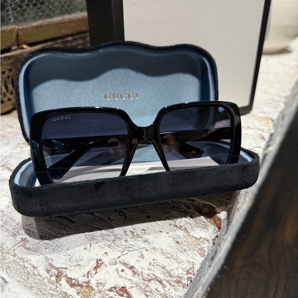 Gucci Black and Gold Luxury Glasses